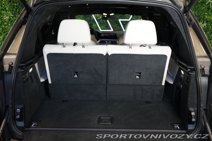 BMW X7 M50i*6-MÍST*NEZ.TOP*ZÁRUK 2022