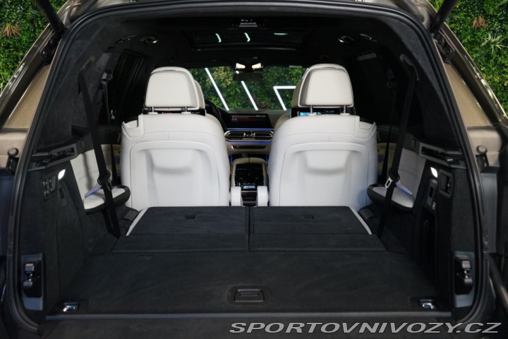 BMW X7 M50i*6-MÍST*NEZ.TOP*ZÁRUK 2022