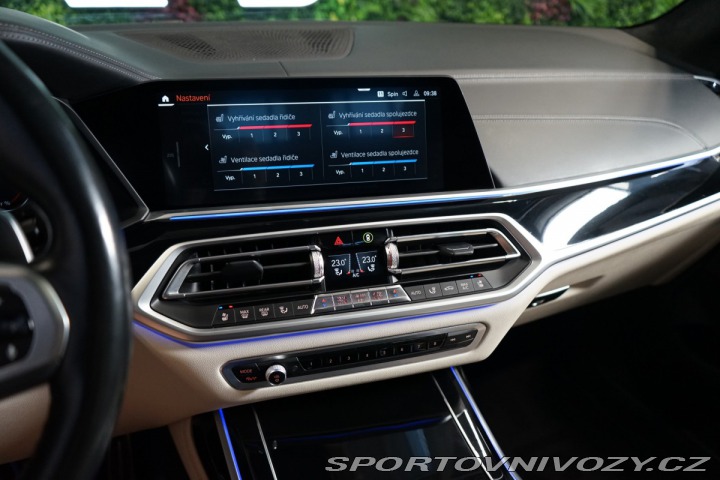 BMW X7 M50i*6-MÍST*NEZ.TOP*ZÁRUK 2022