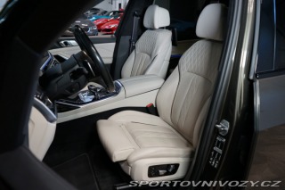 BMW X7 M50i*6-MÍST*NEZ.TOP*ZÁRUK 2022