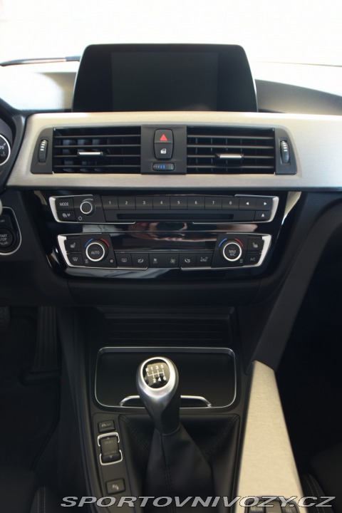 BMW 3 340xi manuál 2017