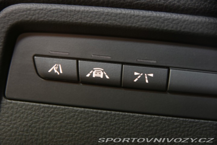 BMW 3 340xi manuál 2017