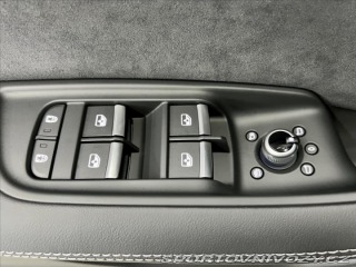 Audi SQ7 4,0 TFSI QUATTRO, 7.MÍST, 2025