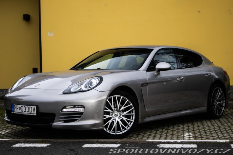 Porsche Panamera 4