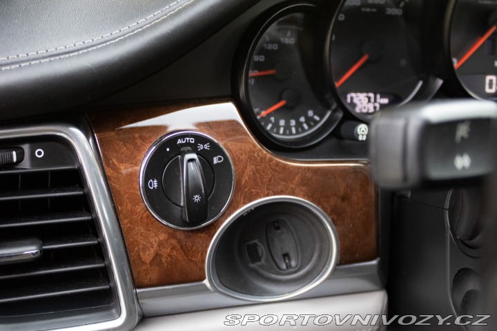 Porsche Panamera 4 2010