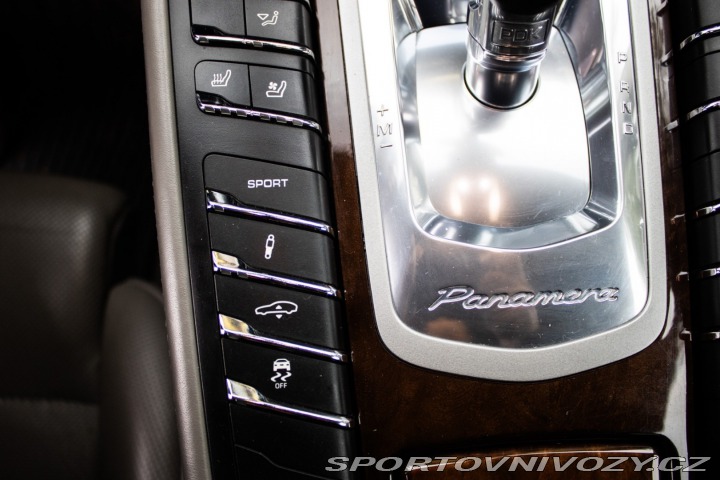 Porsche Panamera 4 2010