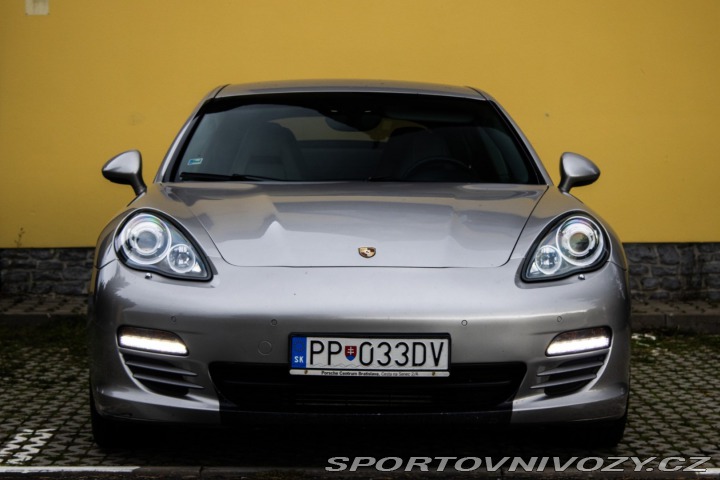 Porsche Panamera 4 2010