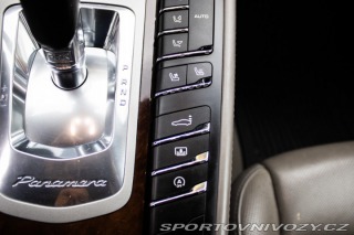 Porsche Panamera 4 2010