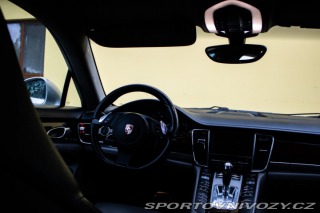 Porsche Panamera 4 2010