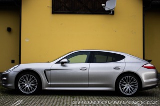 Porsche Panamera 4 2010