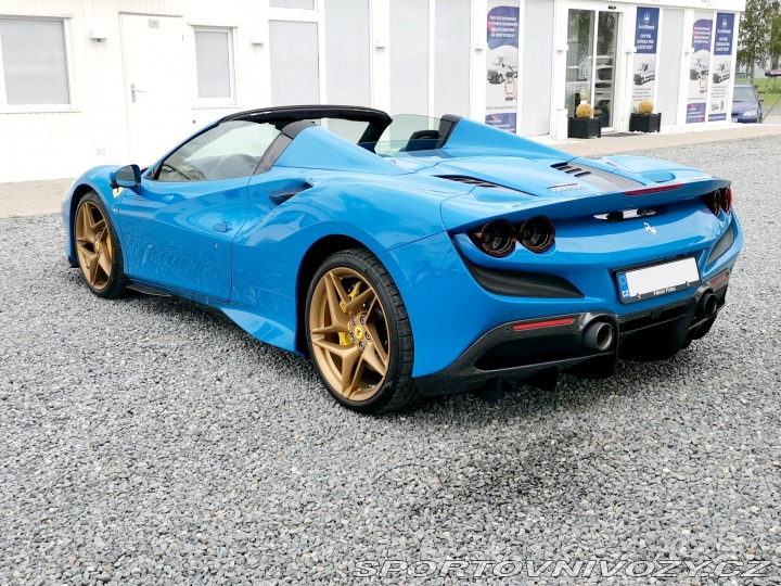 Ferrari F8 Spider *Lift*360°*Carbon 2023