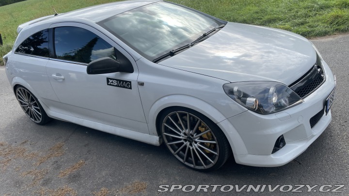 Opel Astra OPC Nürburgring edice 2008
