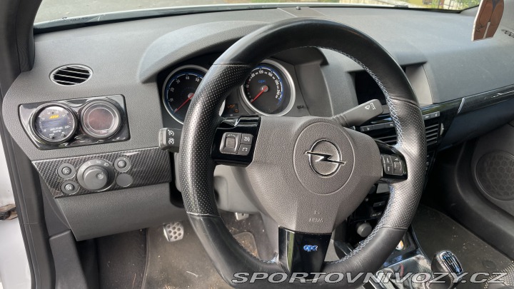 Opel Astra OPC Nürburgring edice 2008
