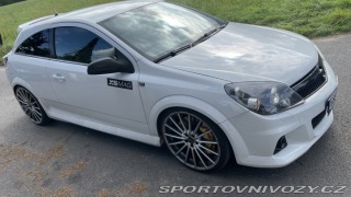 Opel Astra OPC Nürburgring edice 2008