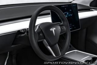 Tesla Model Y  2024