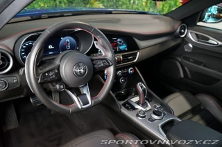 Alfa Romeo Giulia COMPETIZIONE*H/K*LED*ZÁRU 2023