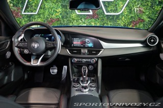 Alfa Romeo Giulia COMPETIZIONE*H/K*LED*ZÁRU 2023