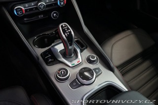 Alfa Romeo Giulia COMPETIZIONE*H/K*LED*ZÁRU 2023