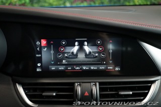 Alfa Romeo Giulia COMPETIZIONE*H/K*LED*ZÁRU 2023