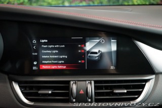 Alfa Romeo Giulia COMPETIZIONE*H/K*LED*ZÁRU 2023