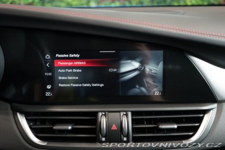 Alfa Romeo Giulia COMPETIZIONE*H/K*LED*ZÁRU 2023