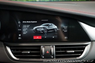 Alfa Romeo Giulia COMPETIZIONE*H/K*LED*ZÁRU 2023