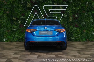 Alfa Romeo Giulia COMPETIZIONE*H/K*LED*ZÁRU 2023