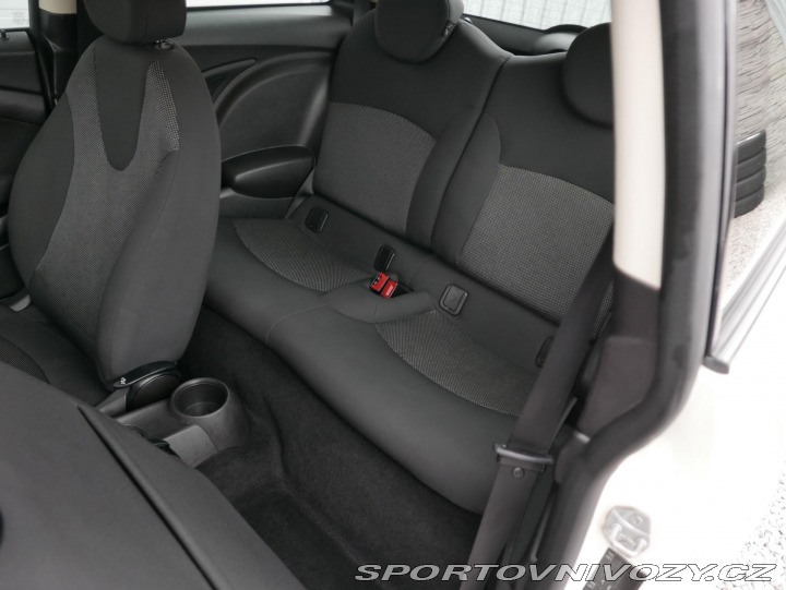 Mini Cooper One 1,6i Klima REZERVACE 2013