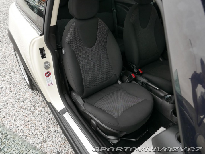 Mini Cooper One 1,6i Klima REZERVACE 2013
