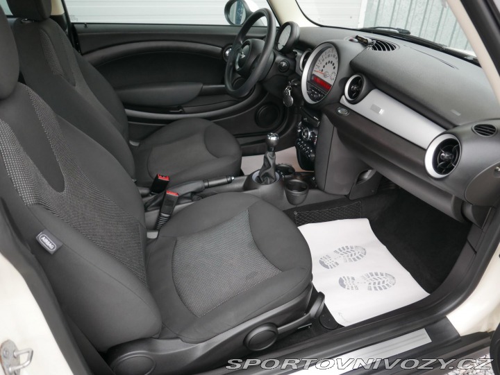 Mini Cooper One 1,6i Klima REZERVACE 2013