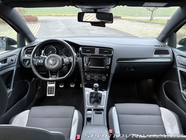 Volkswagen Golf R 2015