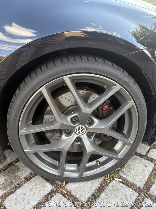 Volkswagen Golf R 2015