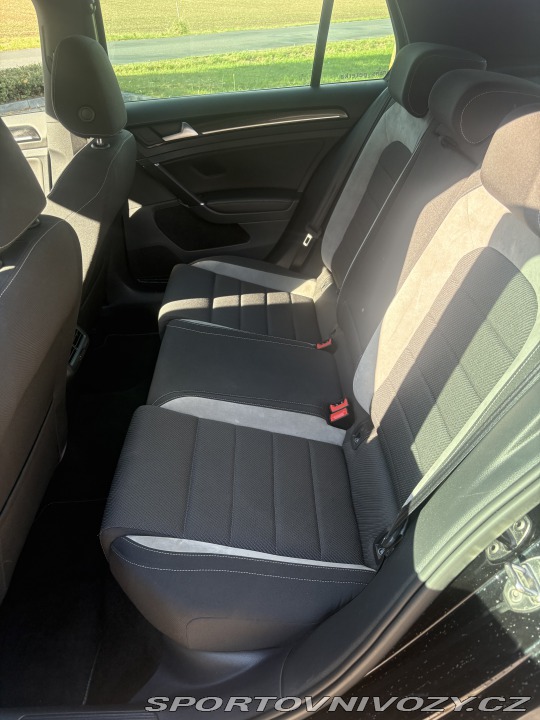 Volkswagen Golf R 2015