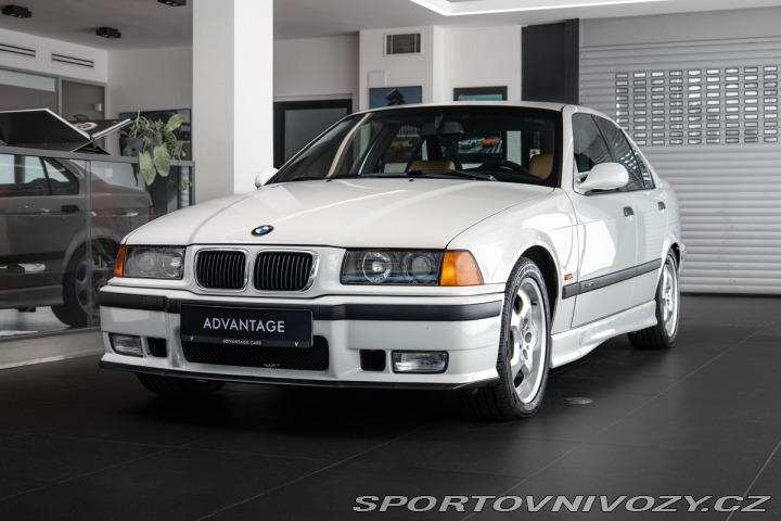 BMW M3 E36 Manuál 1800