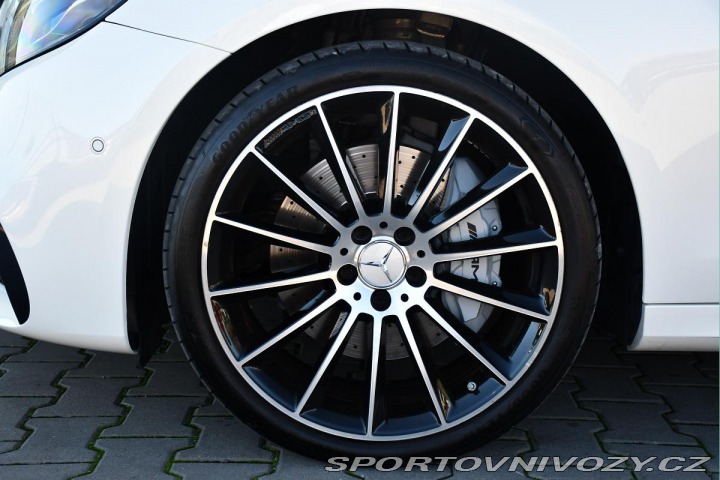 Mercedes-Benz E 43 AMG 4M PANO REZERVACE 2017