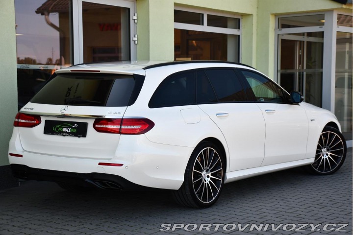 Mercedes-Benz E 43 AMG 4M PANO REZERVACE 2017