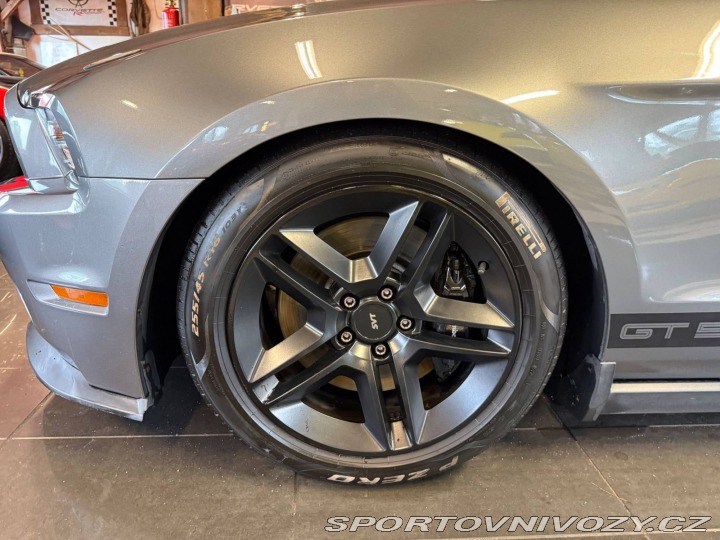 Ford Mustang Shelby GT500 Convertible 2010