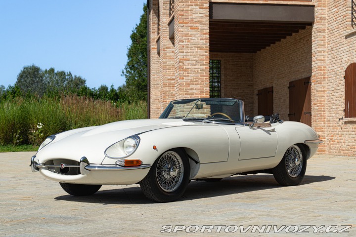 Jaguar E-Type I° SERIE 4.2 ROADSTER 1968