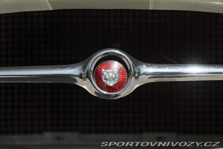 Jaguar E-Type I° SERIE 4.2 ROADSTER 1968