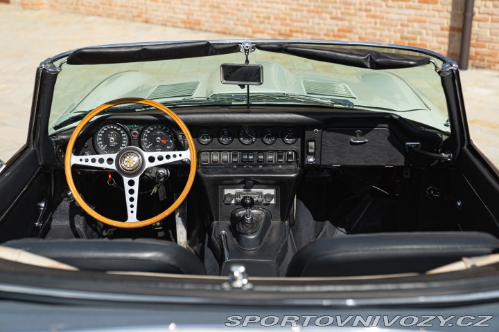 Jaguar E-Type I° SERIE 4.2 ROADSTER 1968
