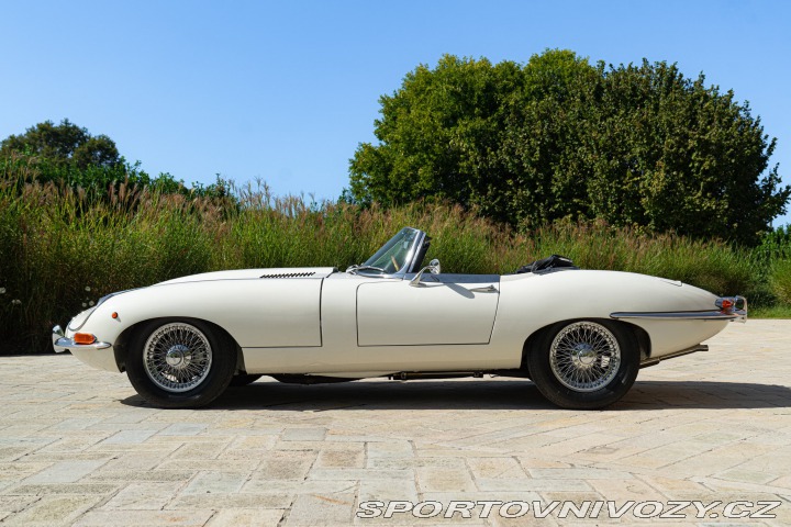Jaguar E-Type I° SERIE 4.2 ROADSTER 1968