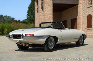 Jaguar E-Type I° SERIE 4.2 ROADSTER 1968
