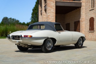 Jaguar E-Type I° SERIE 4.2 ROADSTER 1968