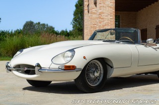 Jaguar E-Type I° SERIE 4.2 ROADSTER 1968