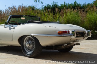 Jaguar E-Type I° SERIE 4.2 ROADSTER 1968