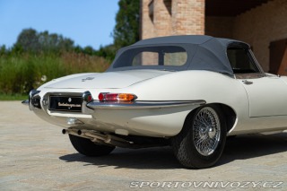 Jaguar E-Type I° SERIE 4.2 ROADSTER 1968