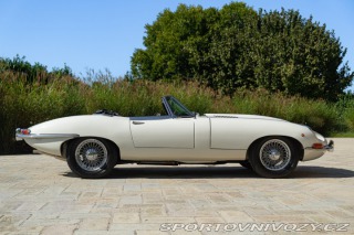 Jaguar E-Type I° SERIE 4.2 ROADSTER 1968