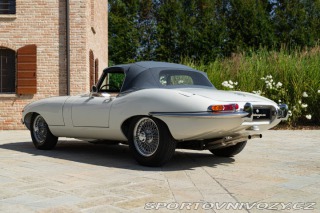 Jaguar E-Type I° SERIE 4.2 ROADSTER 1968