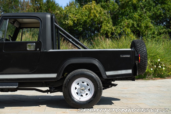 Ostatní značky Ostatní modely Jeep CJ-8 SCRAMBLER 1984