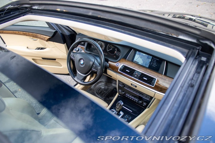 BMW 5 GT 535i Gran Turismo 2010